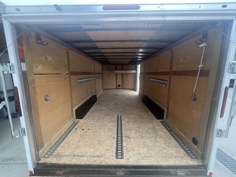 USED 2021 Wells Cargo 8.5X20 Cargo Enclosed Trailer 7000 GVW WUW1Gyir5od0